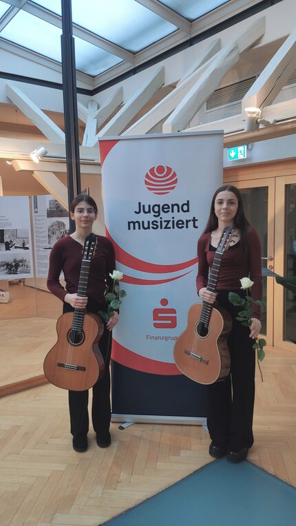 Gitarrenduo AG V - Johanna und Charlotte Klotz